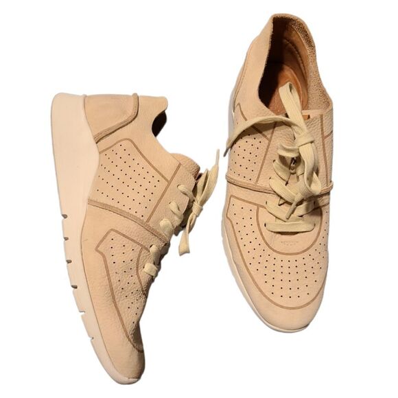 Gentle Souls Raina Leather Butter Light Jogger Sneaker | 9.5 - Picture 4 of 14